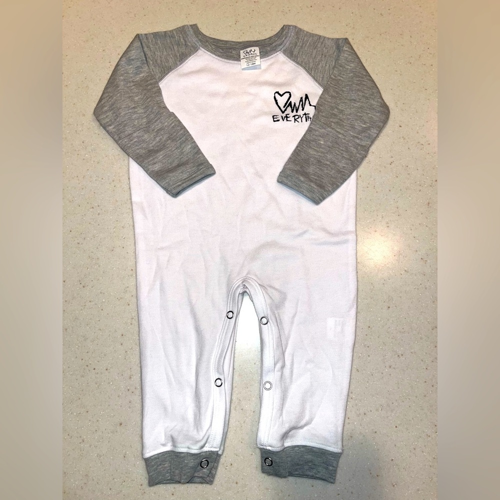 Love Beats Everything Baby Onesie - Heather Grey & White - NEW/NEVER WORN